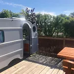 캠프장 Auszeit 27 - Retro-camper Heringsdorf (Ostholstein)