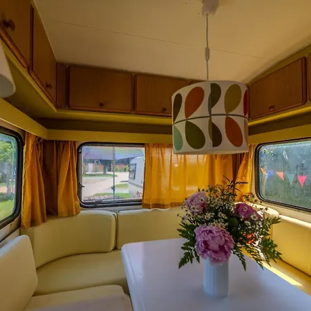 キャンプ場 Auszeit 27 - Retro-camper Heringsdorf (Ostholstein)
